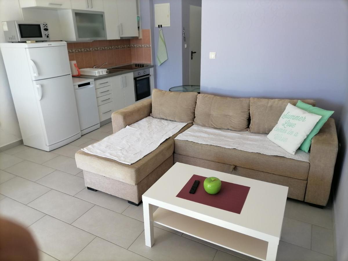 Apartman Sutalo Komarna Buitenkant foto