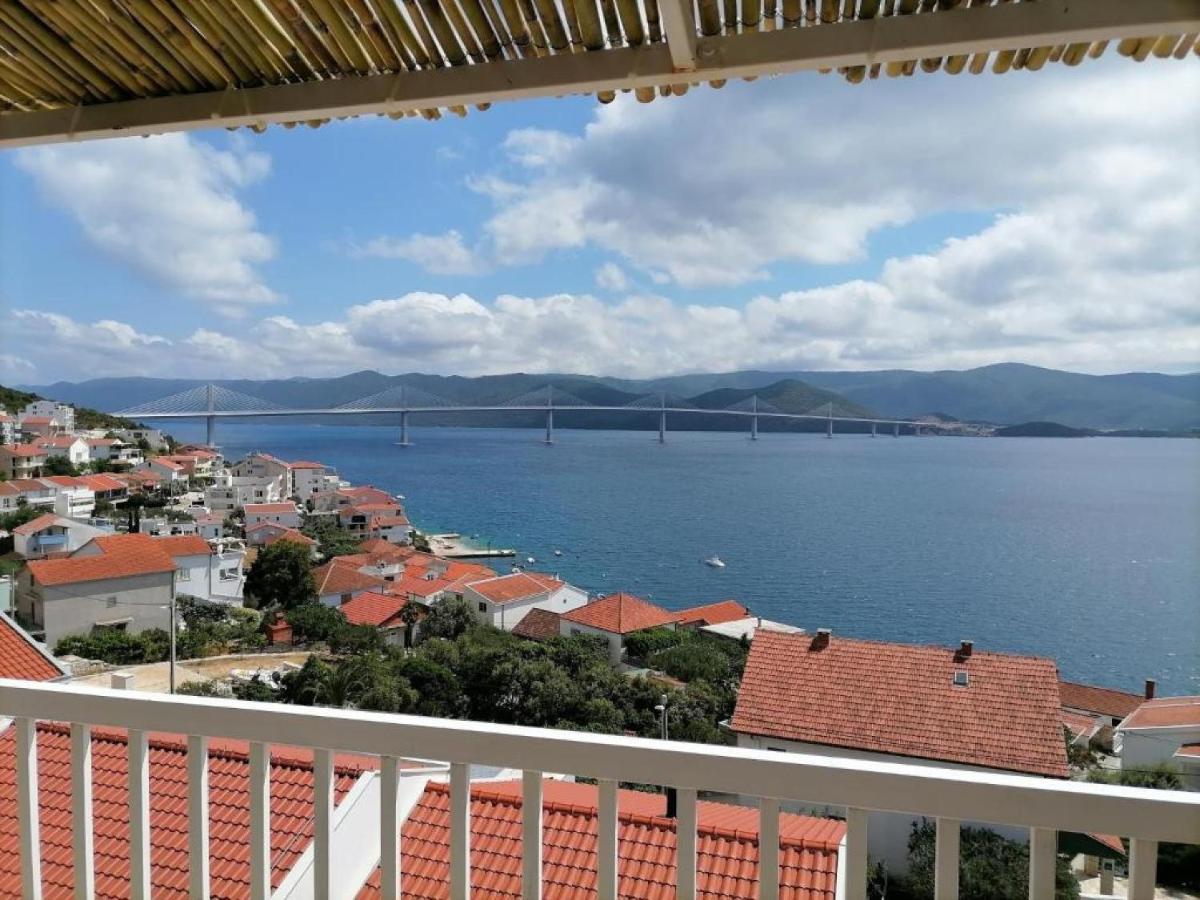Apartman Sutalo Komarna Buitenkant foto