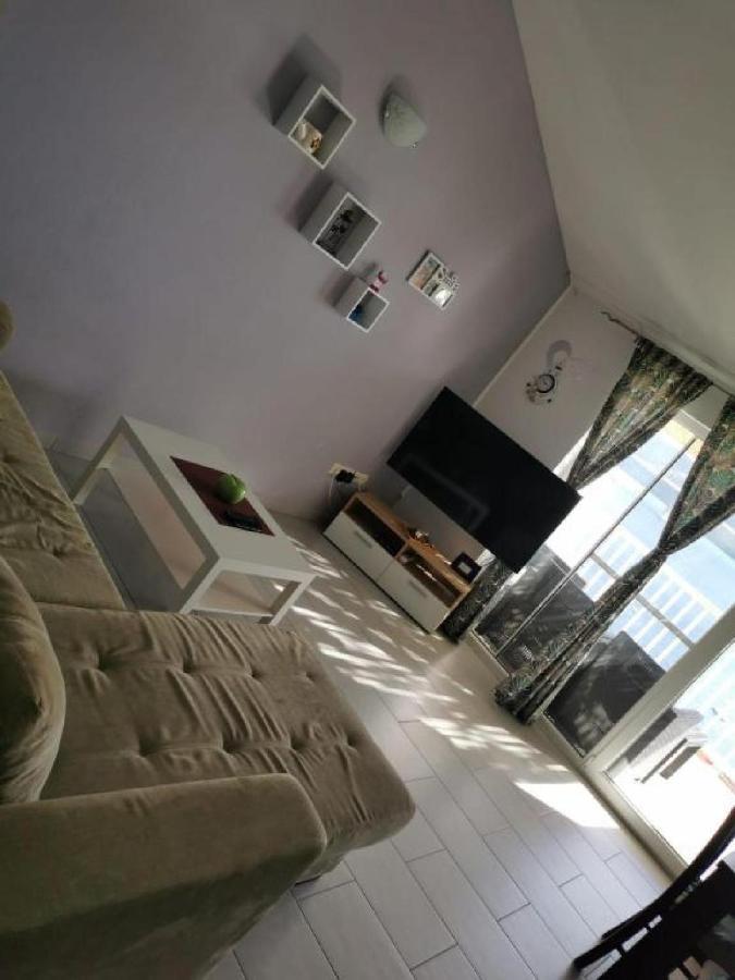 Apartman Sutalo Komarna Buitenkant foto