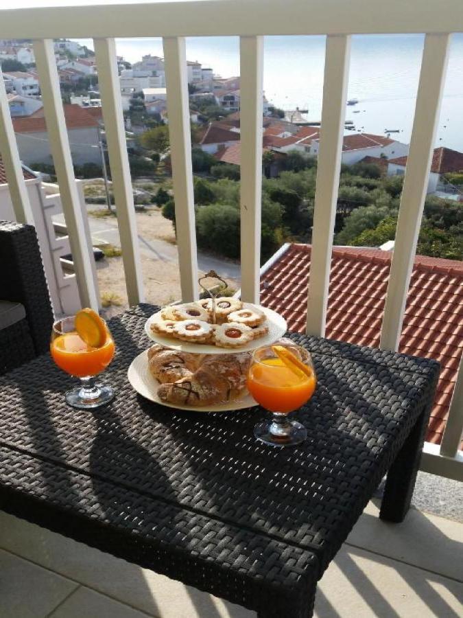 Apartman Sutalo Komarna Buitenkant foto