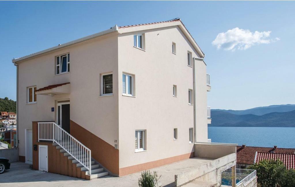 Apartman Sutalo Komarna Buitenkant foto