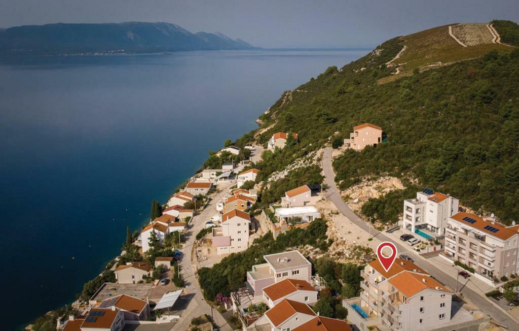 Apartman Sutalo Komarna Buitenkant foto